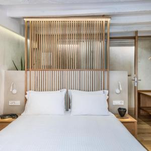 Deluxe Double Room with Balcony and City View