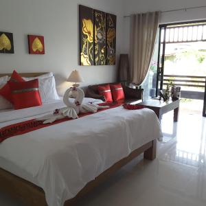 Deluxe Villa with Pool View 