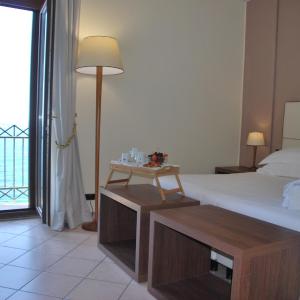 Double or Twin Room with Sea View