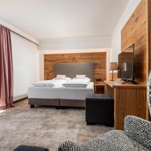 Superior Double Room with Balcony and City View