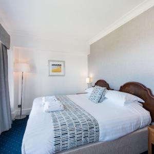 Double or Twin Room with Sea View