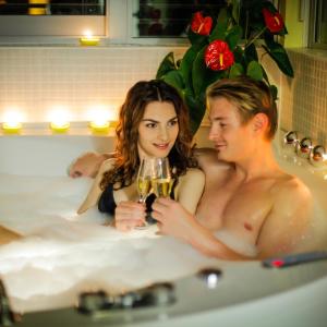 Hotel - Deluxe Apartment (2-4 Adults)