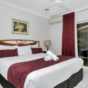 One-Bedroom Apartment Tropical View