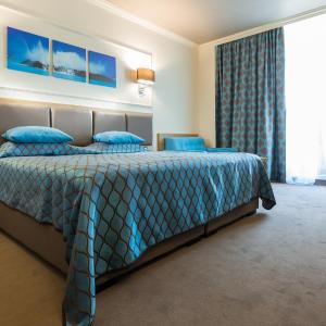 Double or Twin Room with Street View