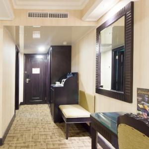 Deluxe Suite Room Double or Twin No Window (Non Smoking)
