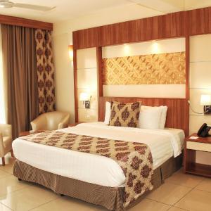Deluxe Double Room with Balcony and Sea View