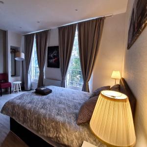 Deluxe Double Room with Shower