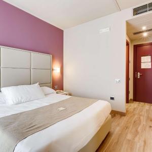 Superior Queen Room with Balcony
