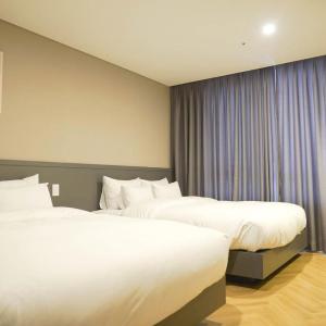 King Room with Two King Beds