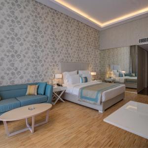 Superior Bay Room