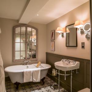 Superior Deluxe Double or Twin Room 