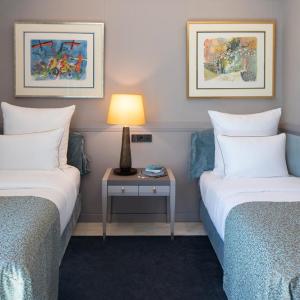 Deluxe Suite with Sea View and Spa Access