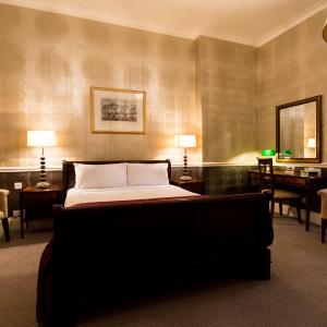 Crown Deluxe Room