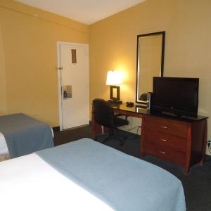 Double Room with Two Double Beds - Smoking