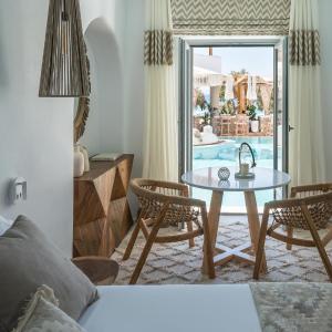 Grand Deluxe Sea View Suite