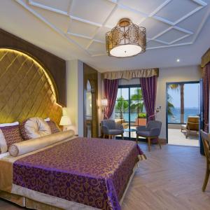 Deluxe Suite with Sea View