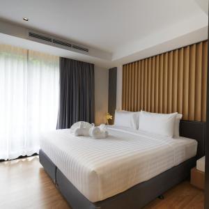Suite with Mountain View