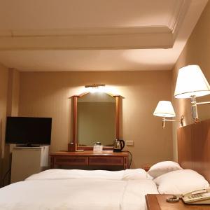 Standard Twin Room - Internal Window