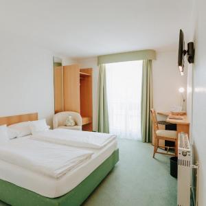 Standard Room with Queen Size Bed