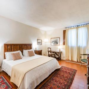 Standard Double or Twin Room with Street View