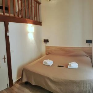 JEROME 1 SDB WC A PARTAGER (22 RUE SAINT DOMINIQUE)