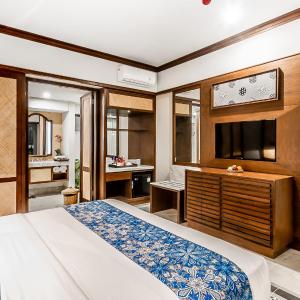 Grand Premier Double with Water Sport, Lunch or Dinner, SPA and Shuttle Denpasar - Lovina - Denpasar