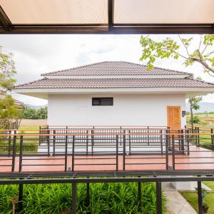 Villa with Garden View