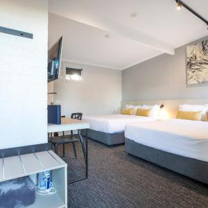 Twin Studio with Two Queen Beds