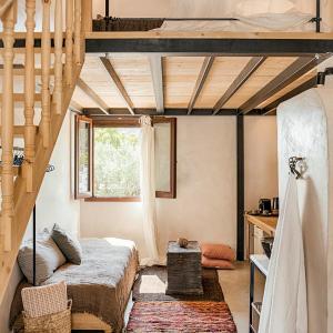 Deluxe King Suite Split-level