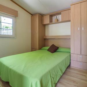 Deluxe Mobile Home ( 4 Adults+ 2 Children)