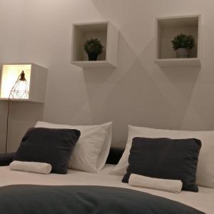 Budget Double Room with Shared Kitchen & Terrace