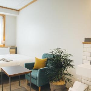 Single Room with Shared Bathroom