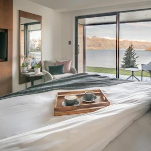 Tahuna Lakeview King Room