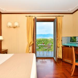 Standard Queen Room with Balcony