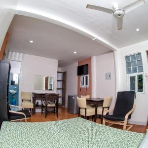 Quadruple Fan Room