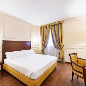 Economy Queen Room