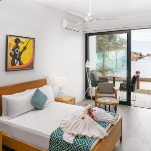 Deluxe Suite with Sea View