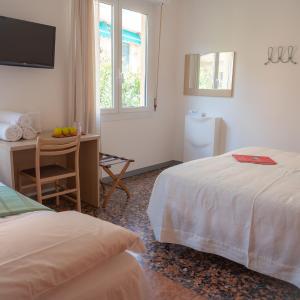 Triple Room with Bathroom