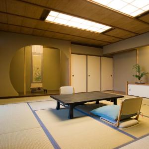 Superior Japanese-Style Room