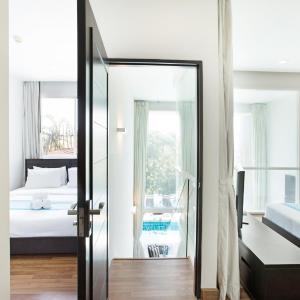 Duplex Three-Bedrooms
