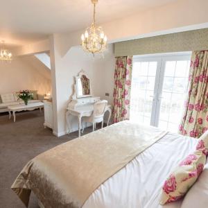 Suite with Double Bed - Non-Smoking