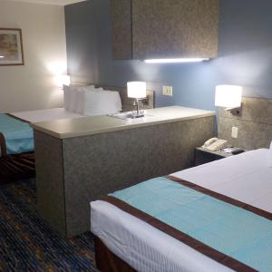Queen Room with Two Queen Beds and Wet Bar