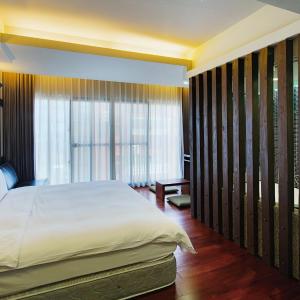 Deluxe Double Room with Bath