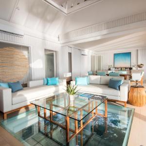 LUX* Villa