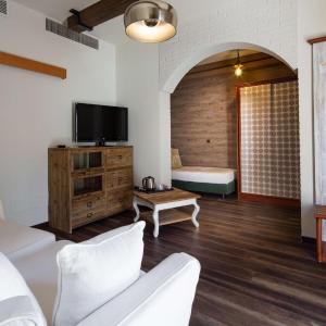 Comfort King Room with Two King Beds - Annex