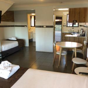 Deluxe Double or Twin Room with Pool View