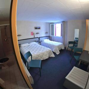Triple Room with Courtyard View