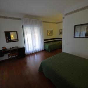 Deluxe Double Room with Sea View and Balcony