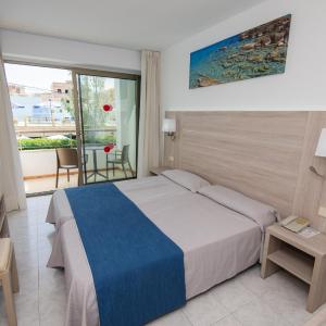 Double Room Pool View with Balcony