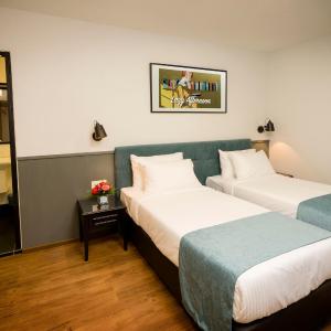 Deluxe Twin Room - No Window